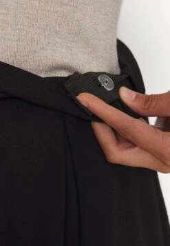 Anna Field Jupe Plissée - Black 20 Anna Field Jupe Plissée - Black -Anna Field 0a595e0492054f1db9f62bb080a1285c