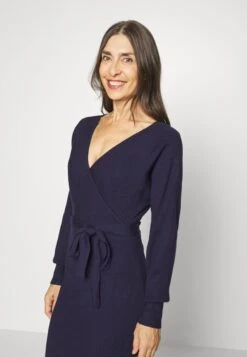 Anna Field Wrap V Ausschnitt Mini Strickkleid Mit Gürtel - Robe Fourreau - Dark Blue 11 Anna Field Wrap V Ausschnitt Mini Strickkleid Mit Gürtel - Robe Fourreau - Dark Blue -Anna Field 15ce62b8c63b40c0864cdec8b251219d