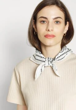 Top Skirt Set - Jupe Crayon - 003 - Off-White 14 Top Skirt Set - Jupe Crayon - 003 - Off-White -Anna Field 17d77307363e48c6bd680b42cdfb7bf7