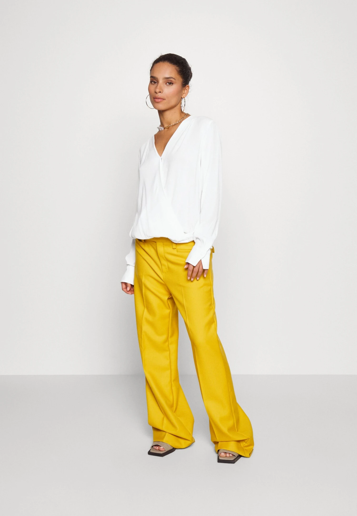 Blouse - Off-White 4 Blouse - Off-White – Image 2