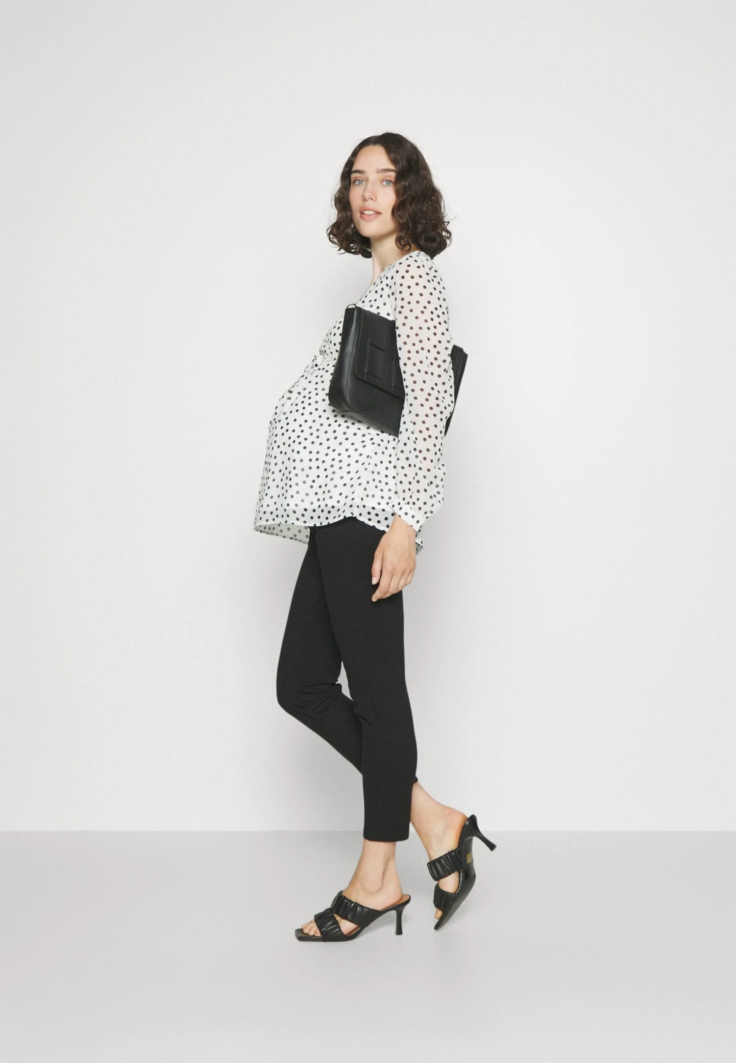 Blouse - White/Black 4 Blouse - White/Black – Image 2