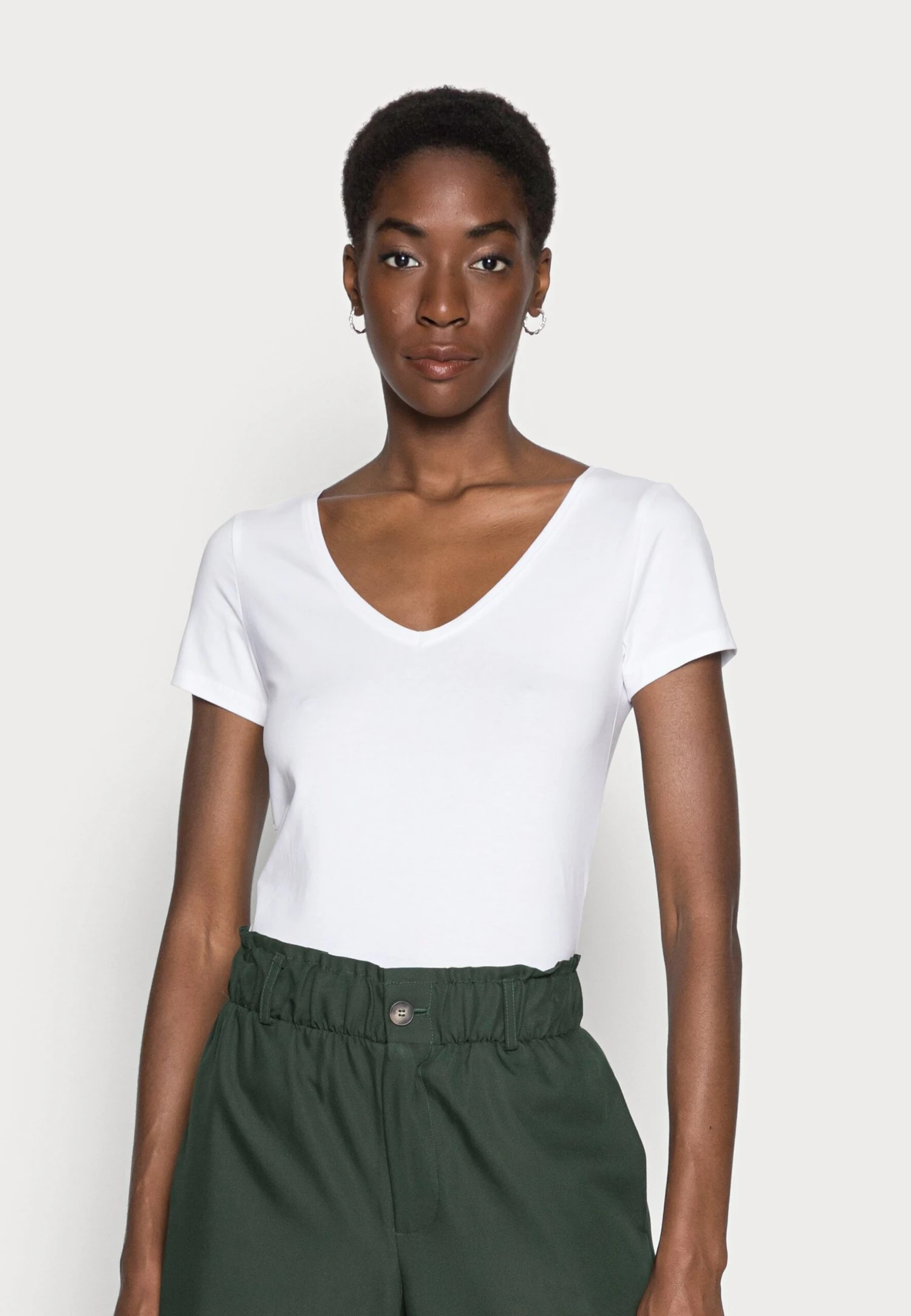 Anna Field 2 Pack - T-Shirt Basique - White/Black 4 Anna Field 2 Pack - T-Shirt Basique - White/Black – Image 2