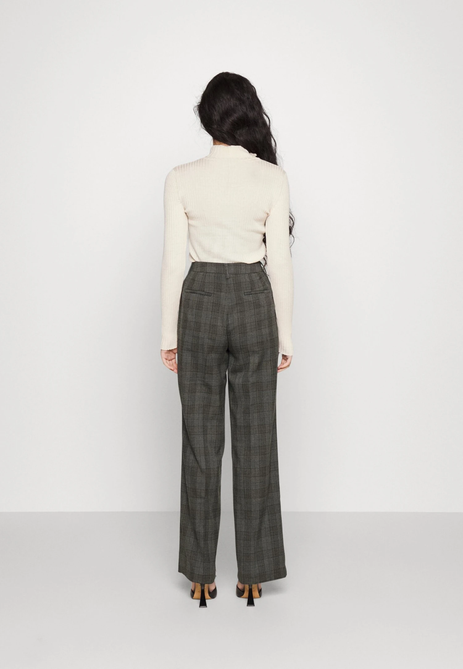 Pantalon Classique - Dark Grey 5 Pantalon Classique - Dark Grey – Image 3