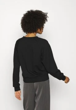 Anna Field Basic Clean Crew Neck Sweatshirt - Sweatshirt - Black 9 Anna Field Basic Clean Crew Neck Sweatshirt - Sweatshirt - Black -Anna Field 88bc03987686408c83d83956951c563a