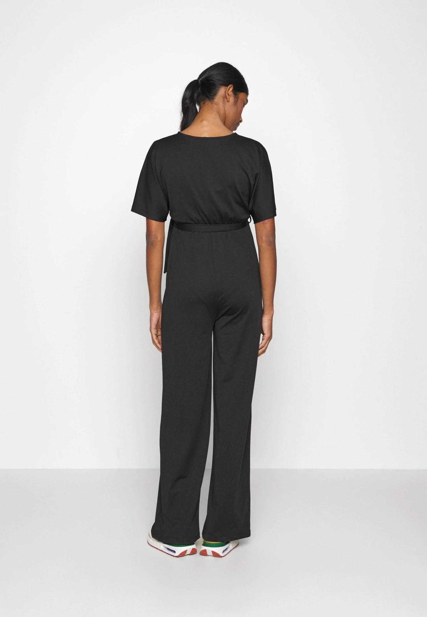 Short Sleeve Wrap Jumpsuit - Combinaison - Black 5 Short Sleeve Wrap Jumpsuit - Combinaison - Black – Image 3