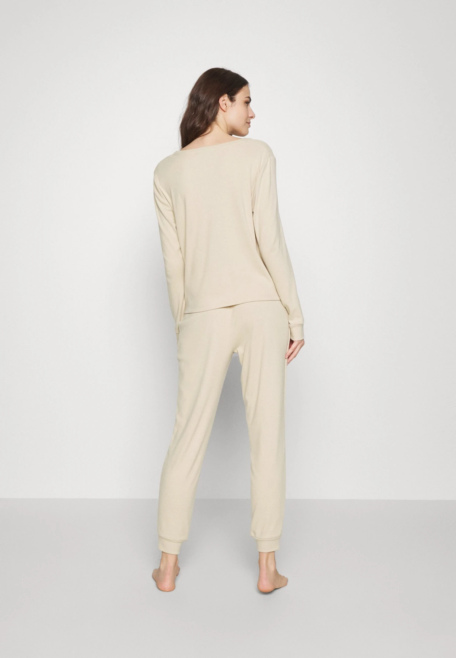 Anna Field Pyjama - Off-White 5 Anna Field Pyjama - Off-White – Image 3