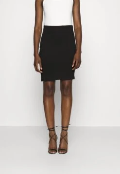 Anna Field 2Pack - Minijupe - Black/Khaki 14 Anna Field 2Pack - Minijupe - Black/Khaki -Anna Field c89bf4976c7b4807afc32145d3e4fe3b