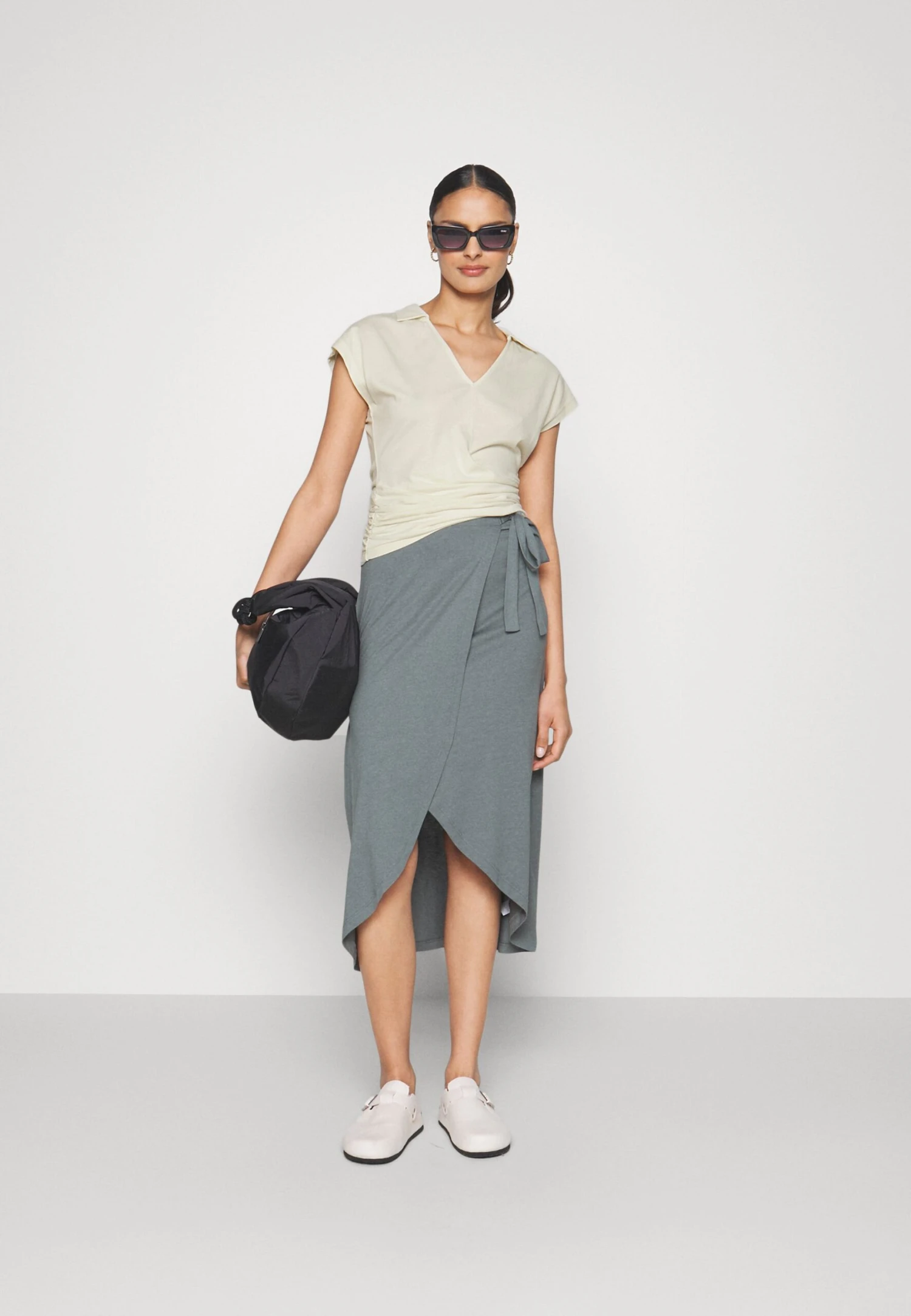 Anna Field Wrap Blouse - Blouse - Offwhite 4 Anna Field Wrap Blouse - Blouse - Offwhite – Image 2