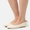 Anna Field Leather - Ballerines - Off White 1 Anna Field Leather - Ballerines - Off White -Anna Field e39ae6dba05a4f94a7204bc0ef1171c8