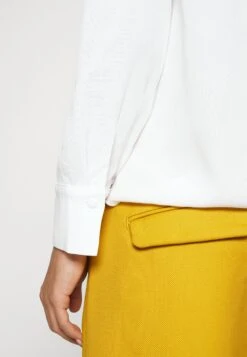 Blouse - Off-White 13 Blouse - Off-White -Anna Field ec7ba74ccc1845a7aaf5bdf432705ec1