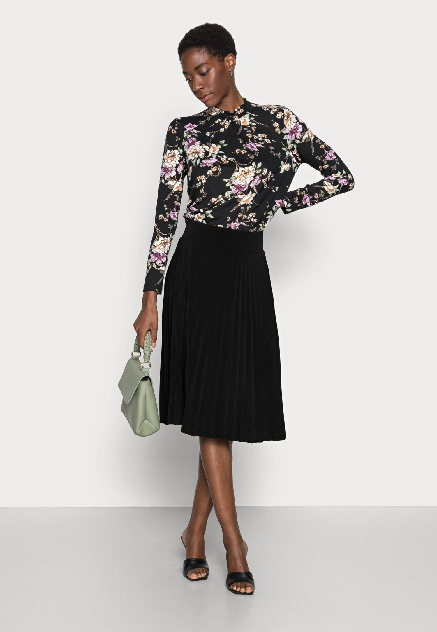 Anna Field Plisse A-Line Mini Skirt - Jupe Trapèze - Black 4 Anna Field Plisse A-Line Mini Skirt - Jupe Trapèze - Black – Image 2