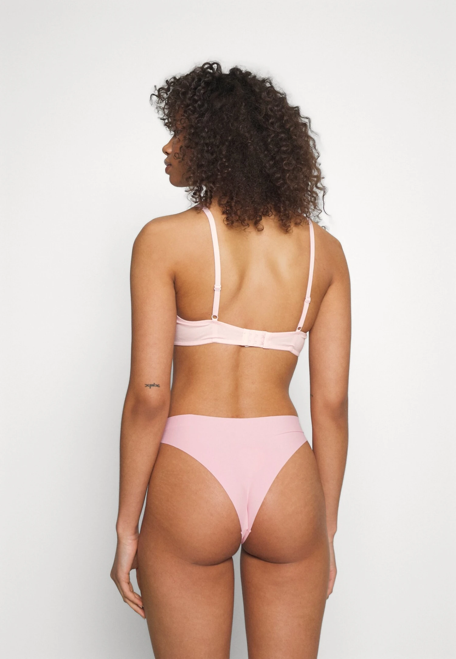 Anna Field 2 Pack - Soutien-Gorge Invisible - 402 - Pink_102 - Grey 5 Anna Field 2 Pack - Soutien-Gorge Invisible - 402 - Pink_102 - Grey – Image 3