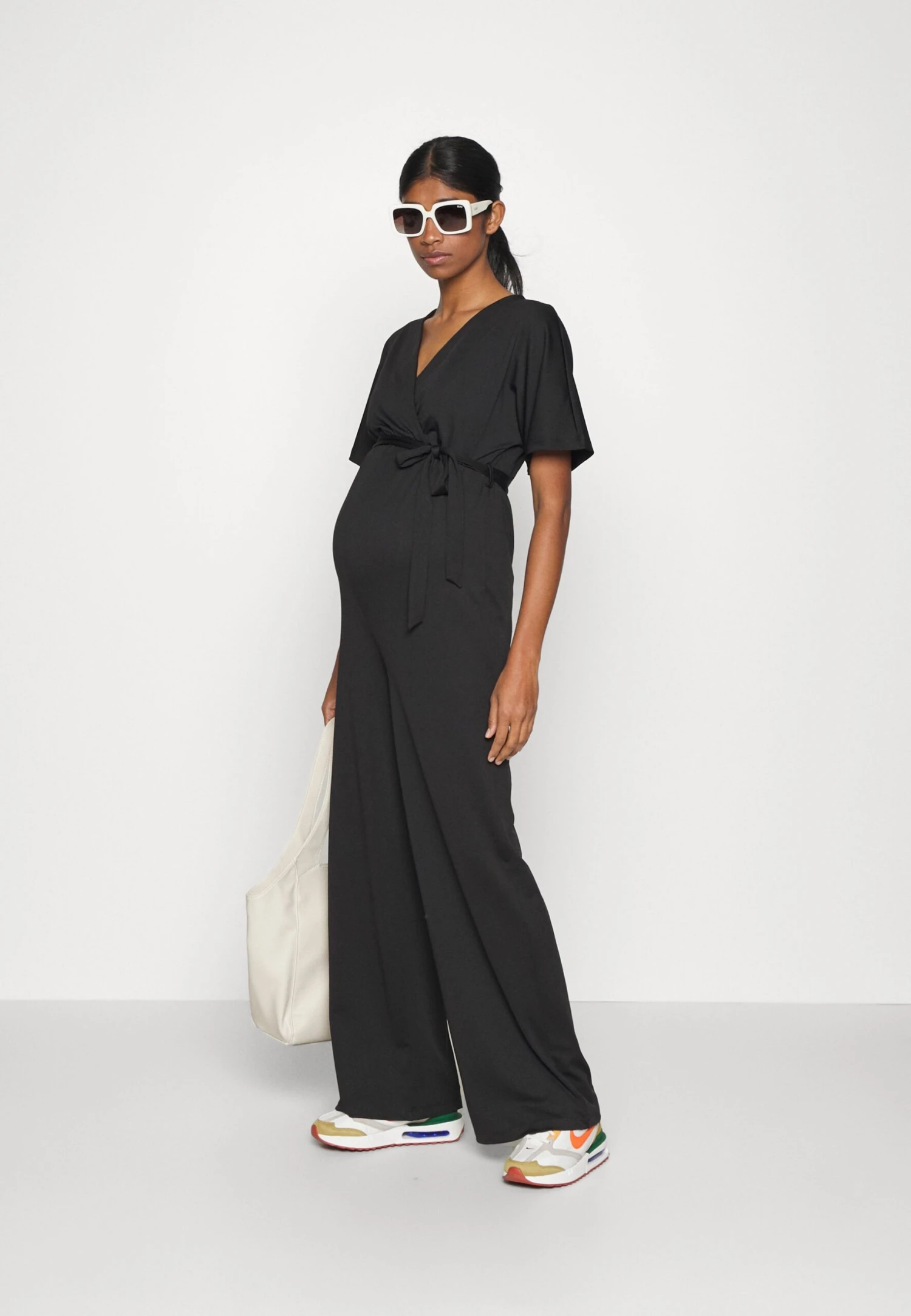 Short Sleeve Wrap Jumpsuit - Combinaison - Black 4 Short Sleeve Wrap Jumpsuit - Combinaison - Black – Image 2