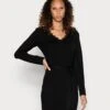 Anna Field Lace Insert V Neckline Loose Dress - Robe Pull - Black 1 Anna Field Lace Insert V Neckline Loose Dress - Robe Pull - Black -Anna Field fdae7c34c37a4216ad242b0a94b9e518